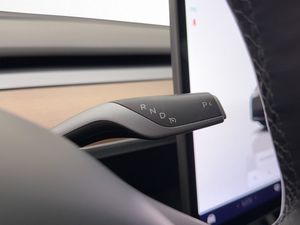 Tesla Model Y bild 19