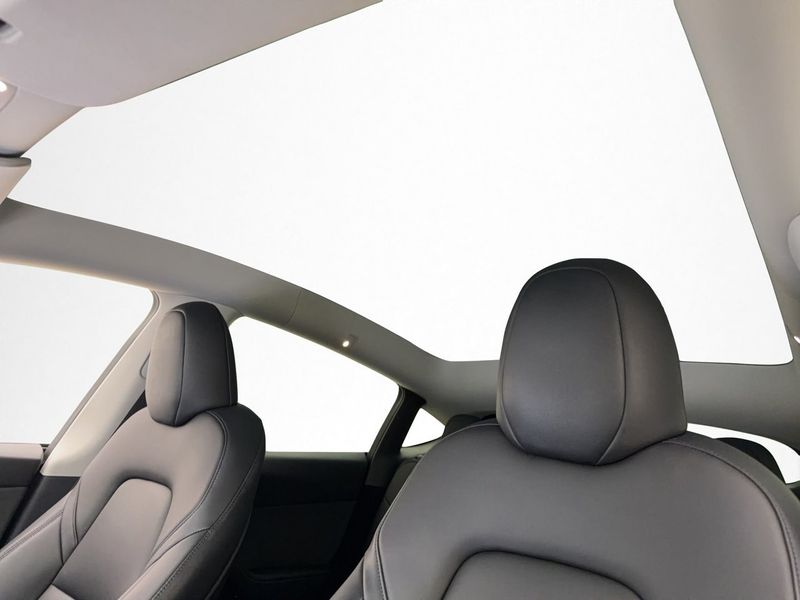 Tesla Model Y bild 14