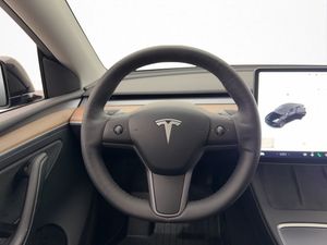 Tesla Model Y bild 16