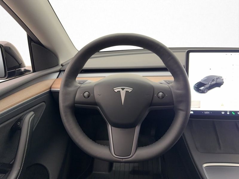 Tesla Model Y bild 16