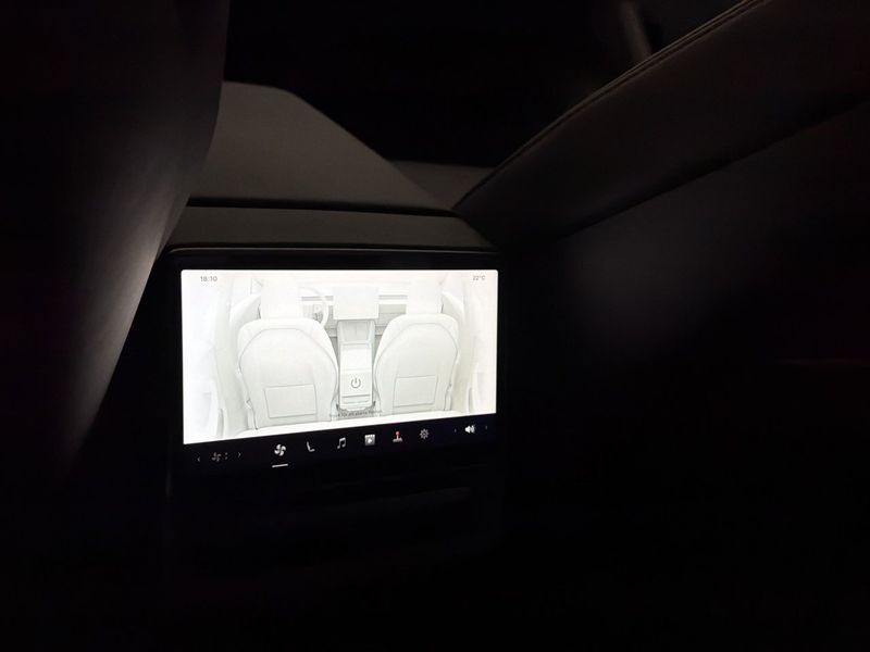Tesla Model 3 bild 19