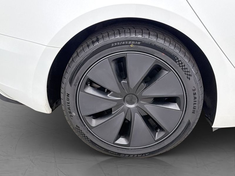Tesla Model 3 bild 11