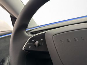 Tesla Model 3 bild 33