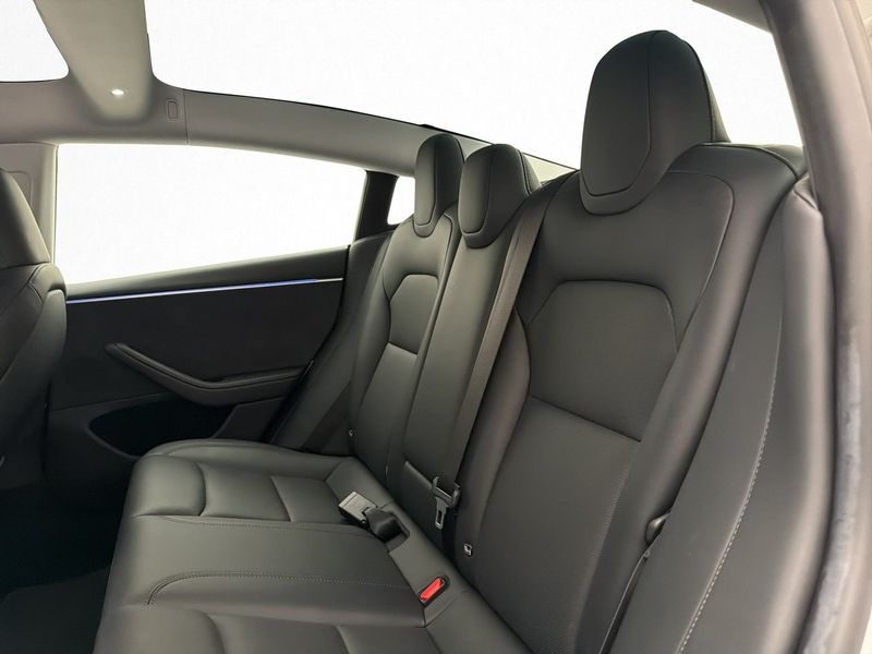 Tesla Model 3 bild 17