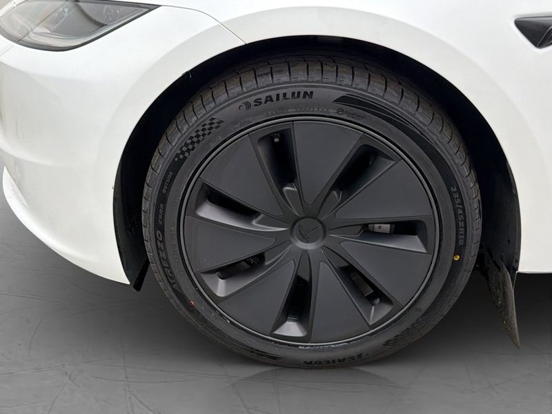 Tesla Model 3 bild 9