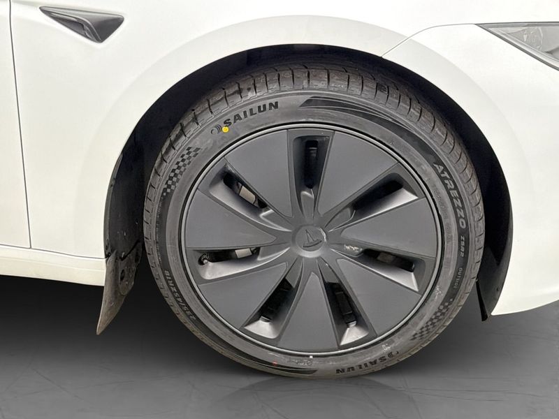 Tesla Model 3 bild 12