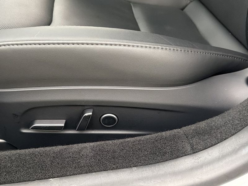Tesla Model 3 bild 35