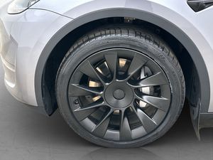 Tesla Model Y bild 9