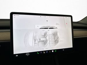 Tesla Model Y bild 28