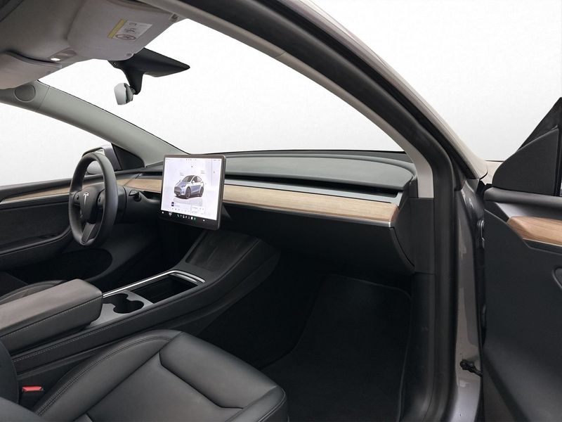 Tesla Model Y bild 14
