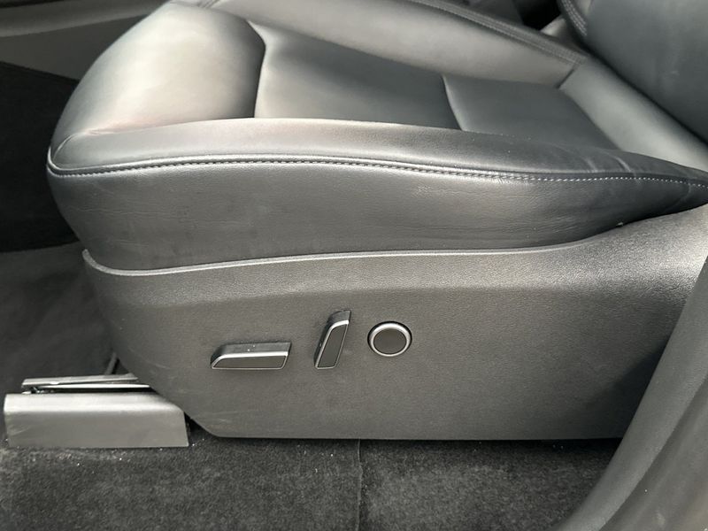 Tesla Model Y bild 34