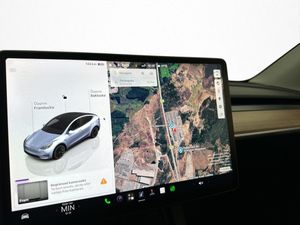 Tesla Model Y bild 25