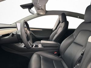 Tesla Model Y bild 21