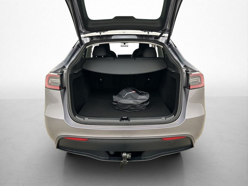 Tesla Model Y bild 16