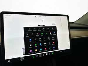 Tesla Model Y bild 24