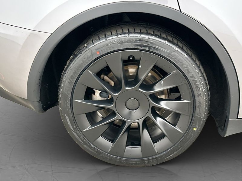 Tesla Model Y bild 11