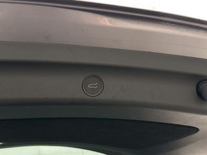 Tesla Model Y bild 19