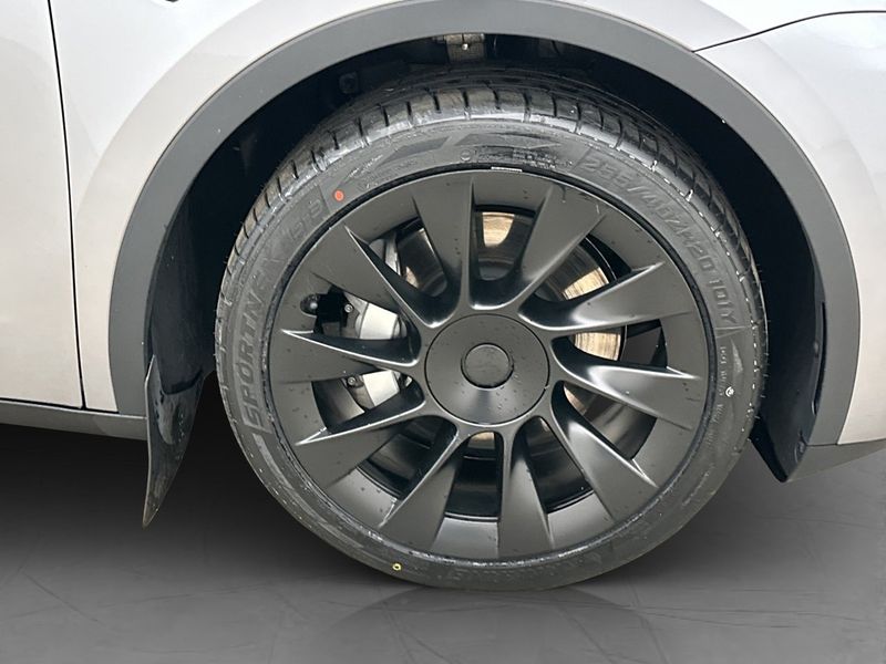 Tesla Model Y bild 12
