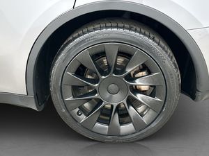 Tesla Model Y bild 10