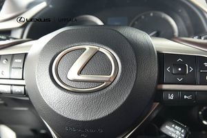 Lexus RX bild 18