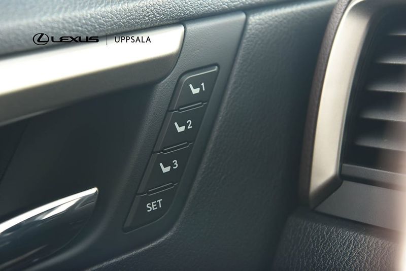 Lexus RX bild 14