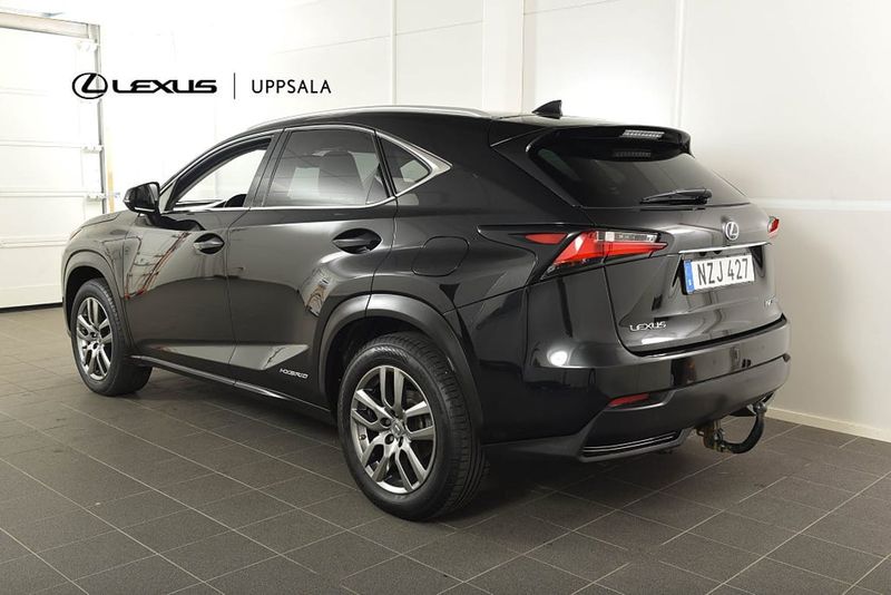 Lexus NX bild 2