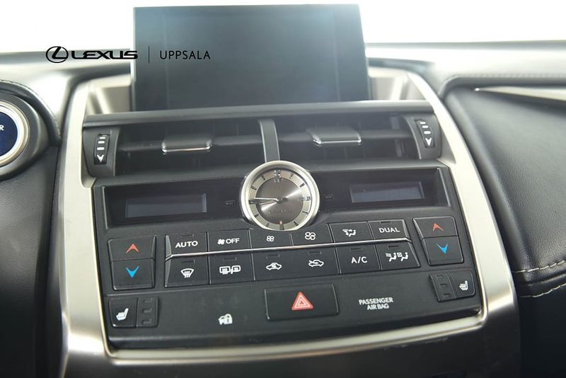Lexus NX bild 18