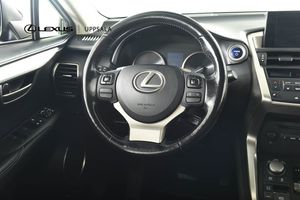 Lexus NX bild 9