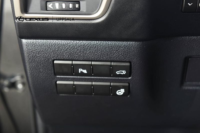 Lexus NX bild 12