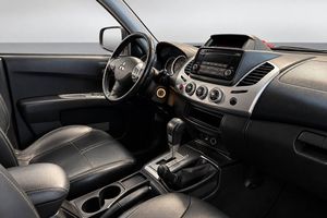 Mitsubishi L200 bild 12