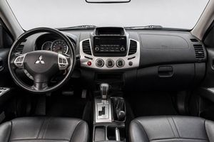 Mitsubishi L200 bild 13