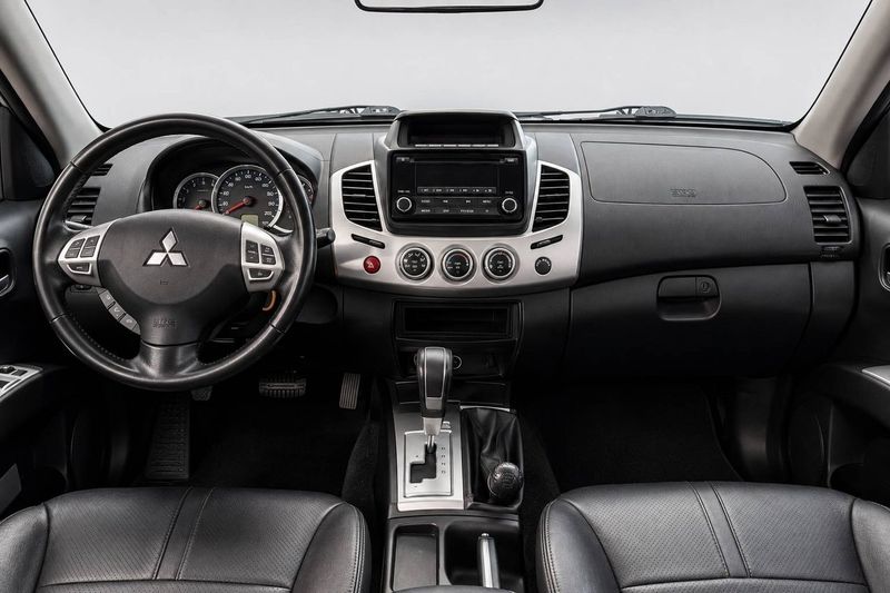 Mitsubishi L200 bild 13