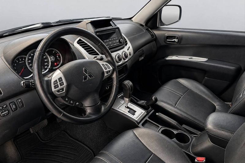 Mitsubishi L200 bild 9