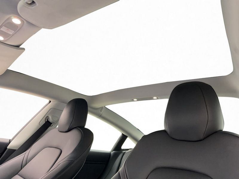Tesla Model 3 bild 20