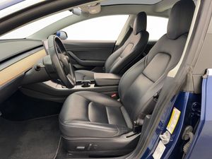 Tesla Model 3 bild 13