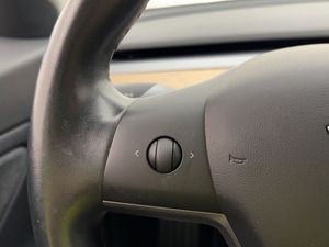 Tesla Model 3 bild 21