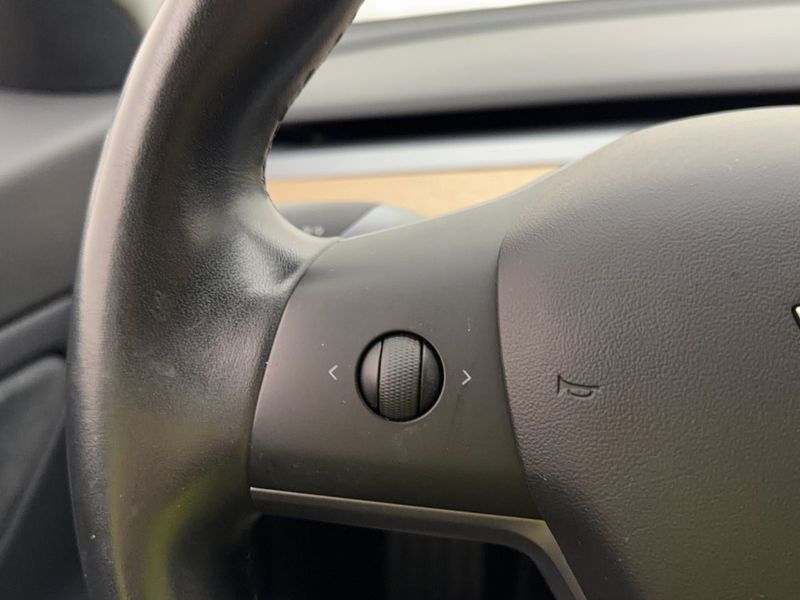 Tesla Model 3 bild 21