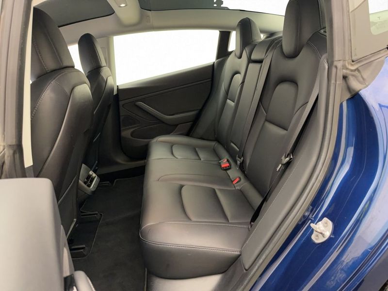 Tesla Model 3 bild 18