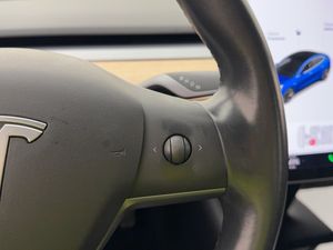 Tesla Model 3 bild 22