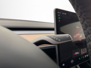 Tesla Model 3 bild 24