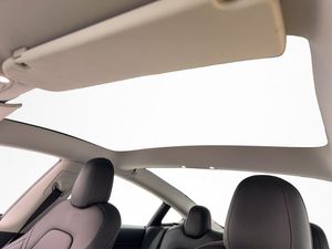 Tesla Model 3 bild 16