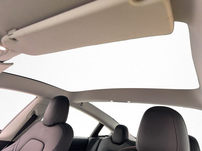 Tesla Model 3 bild 16