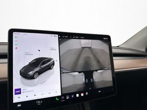 Tesla Model Y bild 26