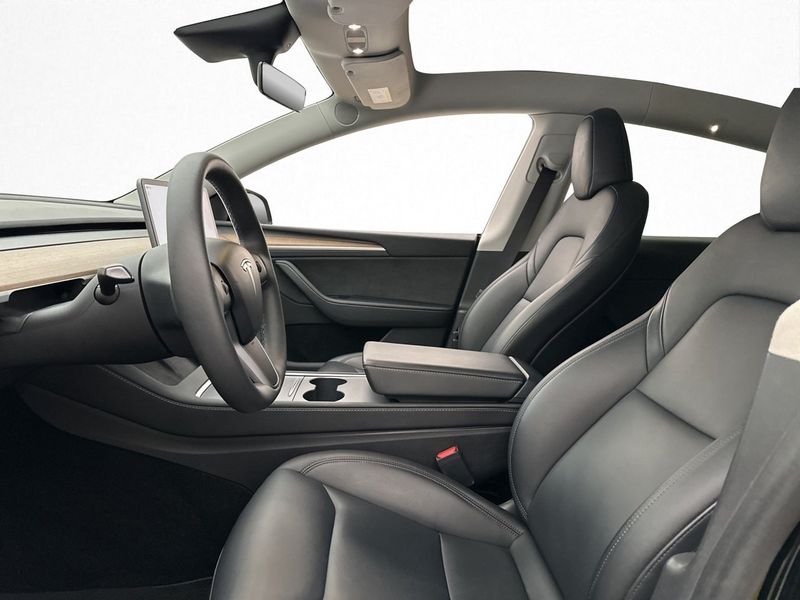 Tesla Model Y bild 13