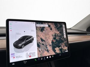 Tesla Model Y bild 25