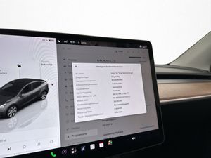 Tesla Model Y bild 31