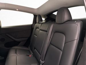 Tesla Model Y bild 16