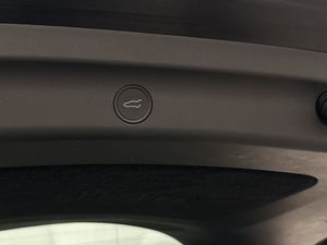 Tesla Model Y bild 22