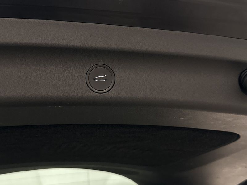 Tesla Model Y bild 22