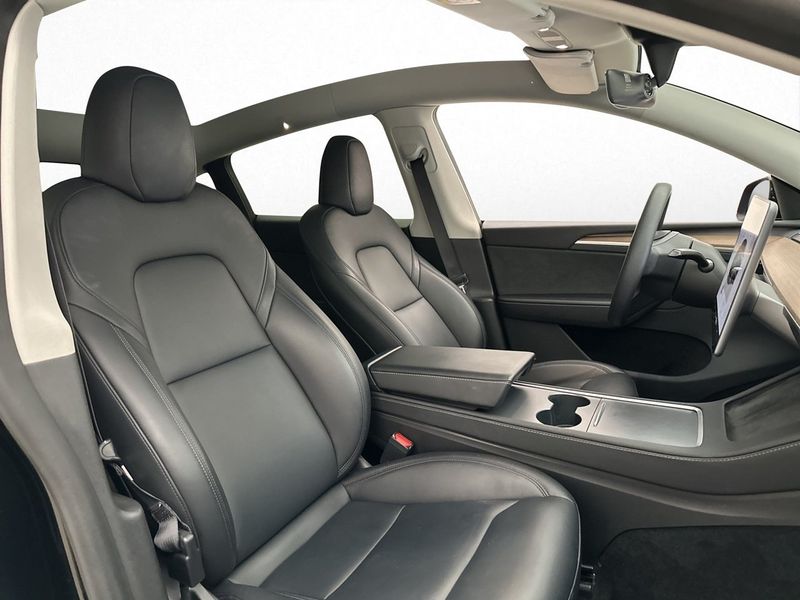 Tesla Model Y bild 18